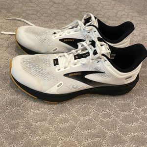 Brooks Launch 10.5